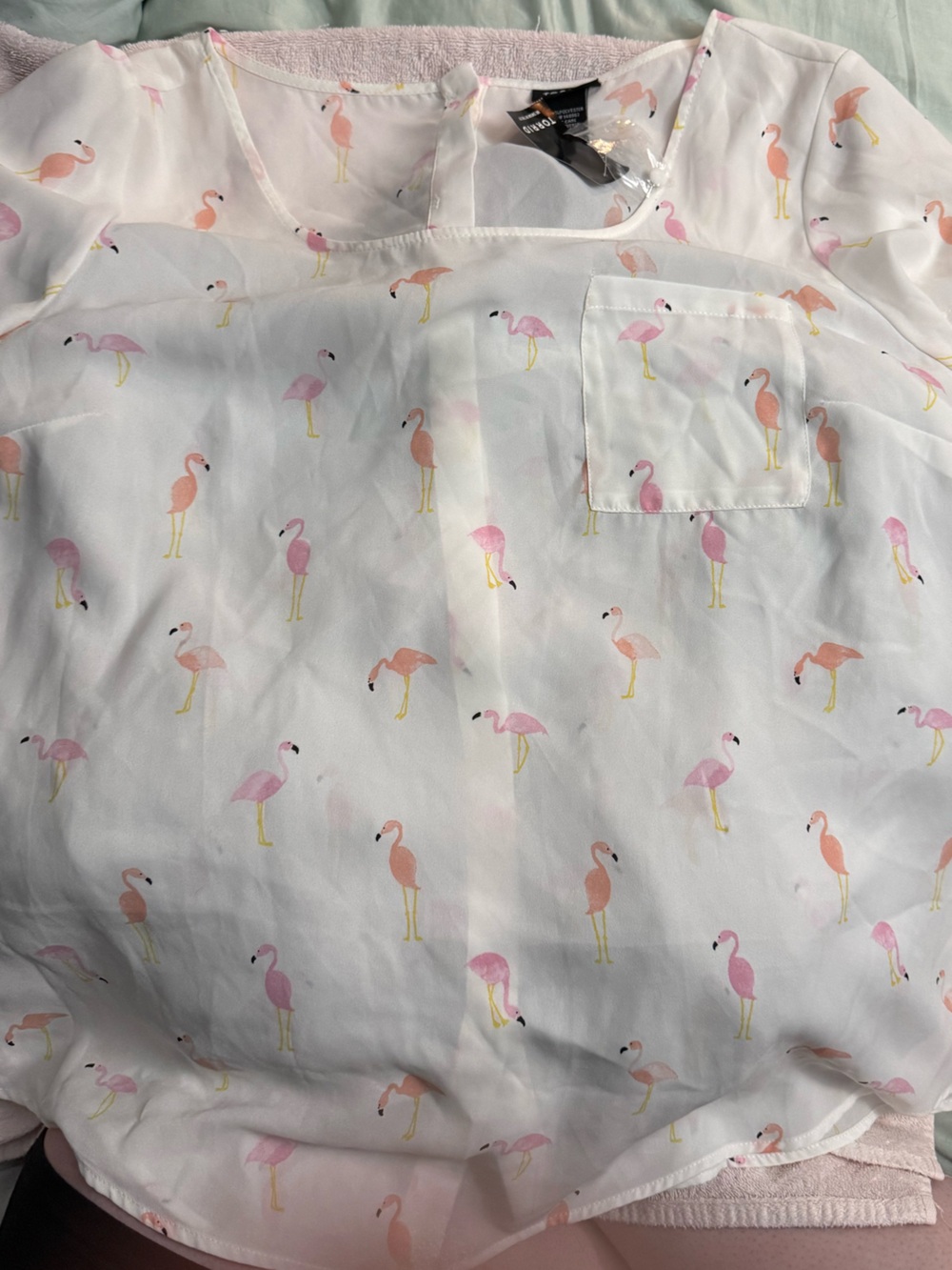 torrid White Top with Pink & Peach Flamingo Print